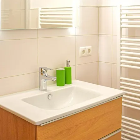 Amazing In With 2 Bedrooms דירה וולדרס